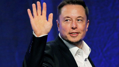 Elon Musk tarihin ilk trilyoneri oldu