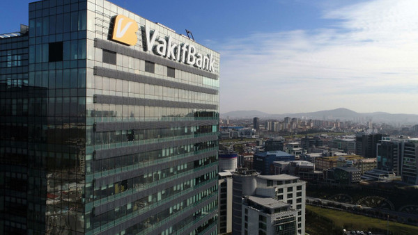 Vakıfbank'a 1,3 milyar dolarlık yeni kaynak