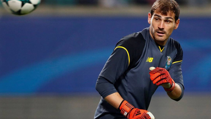 Futbolu bırakan Iker Casillas kimdir?
