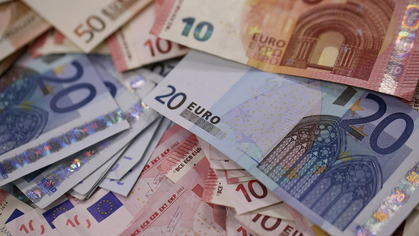 Hazine'nin euro tahviline talep üç katı aştı