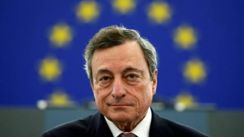 ECB, büyüme ve enflasyon beklentisini düşürdü