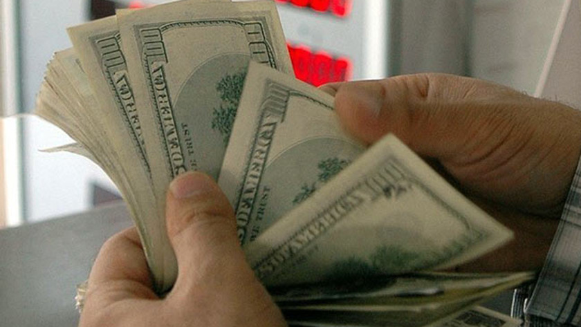1 ayda 1,5 milyar dolar bozduruldu