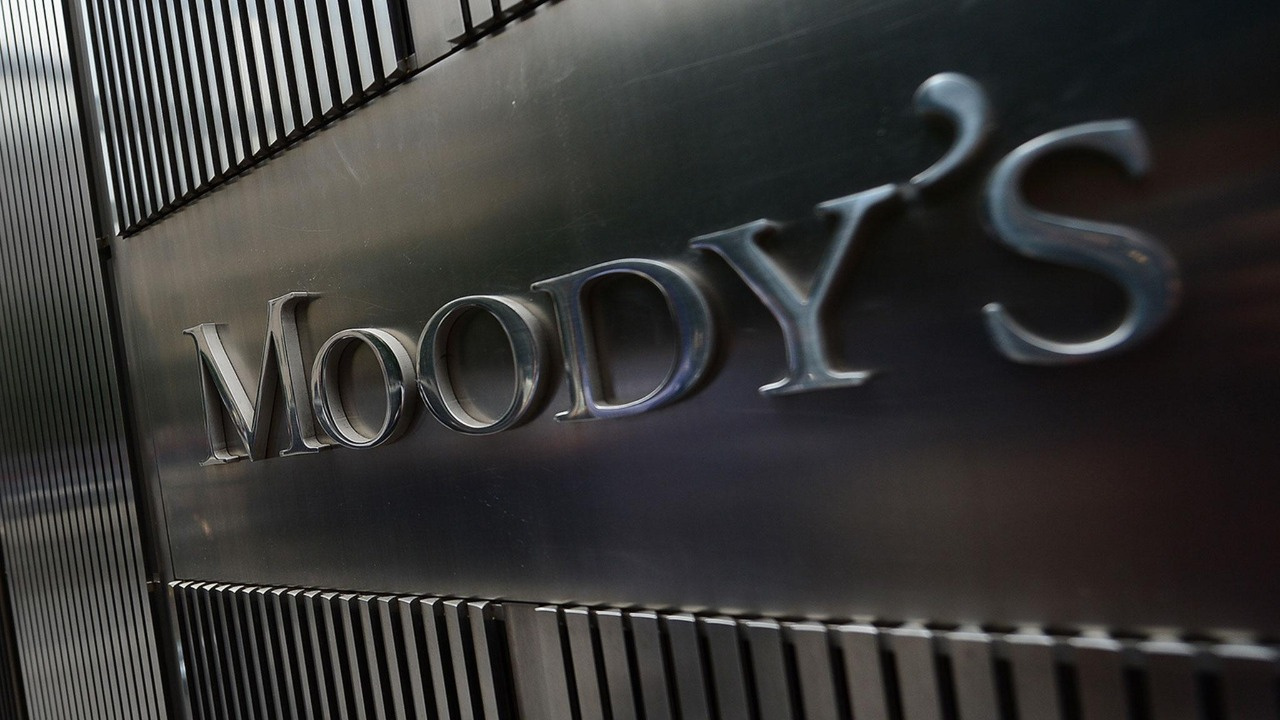 Moody's: Aşı haberleri endişeleri azaltmadı