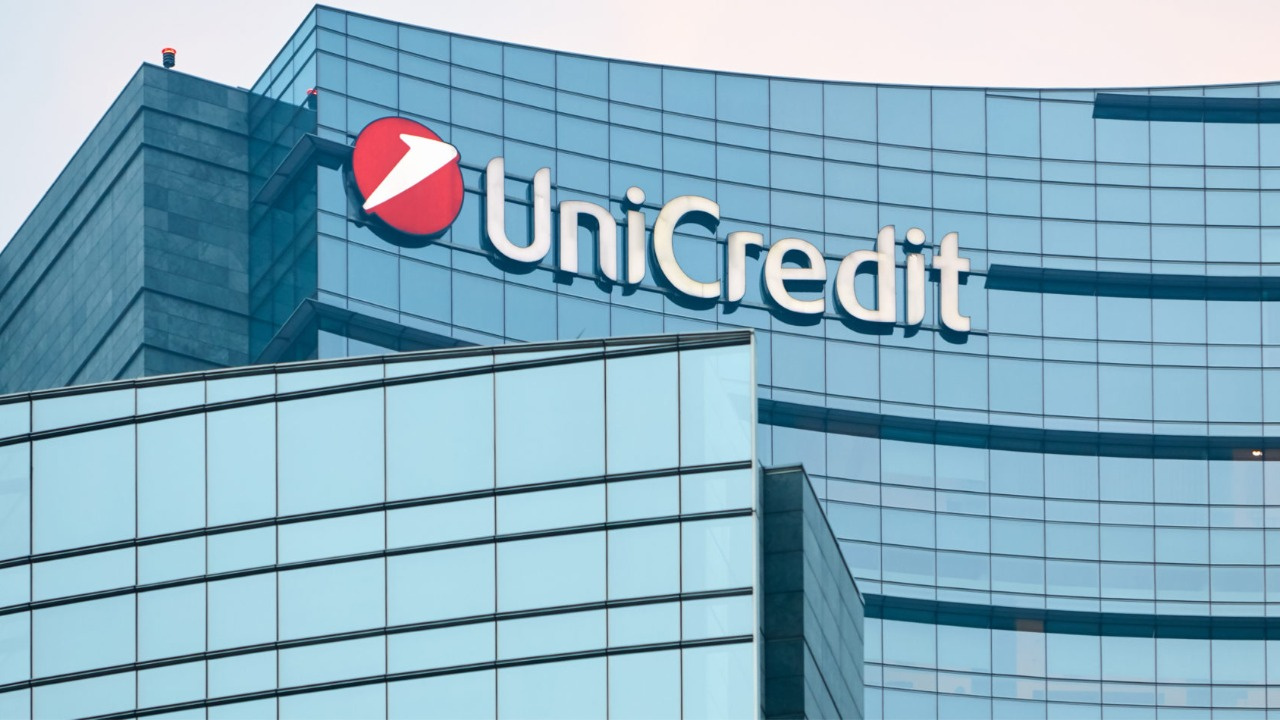 Unicredit, dolar/TL tahminini revize etti