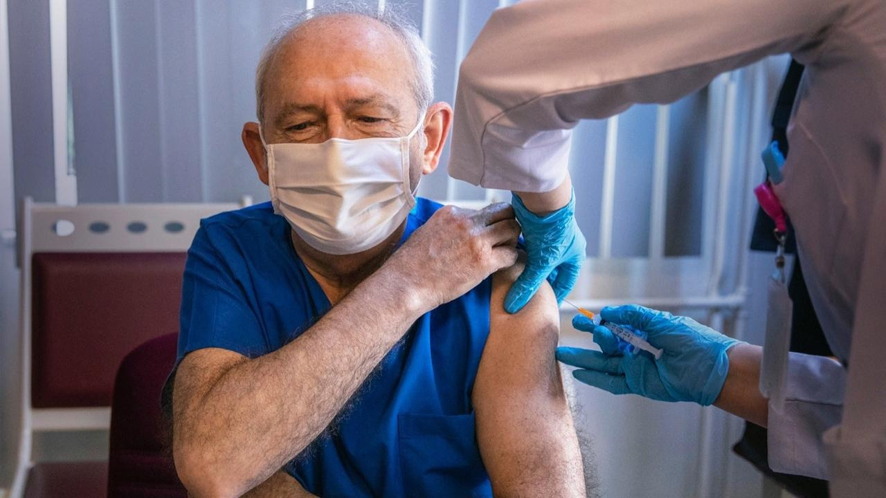 Kılıçdaroğlu, Covid-19 aşısını yaptırdı