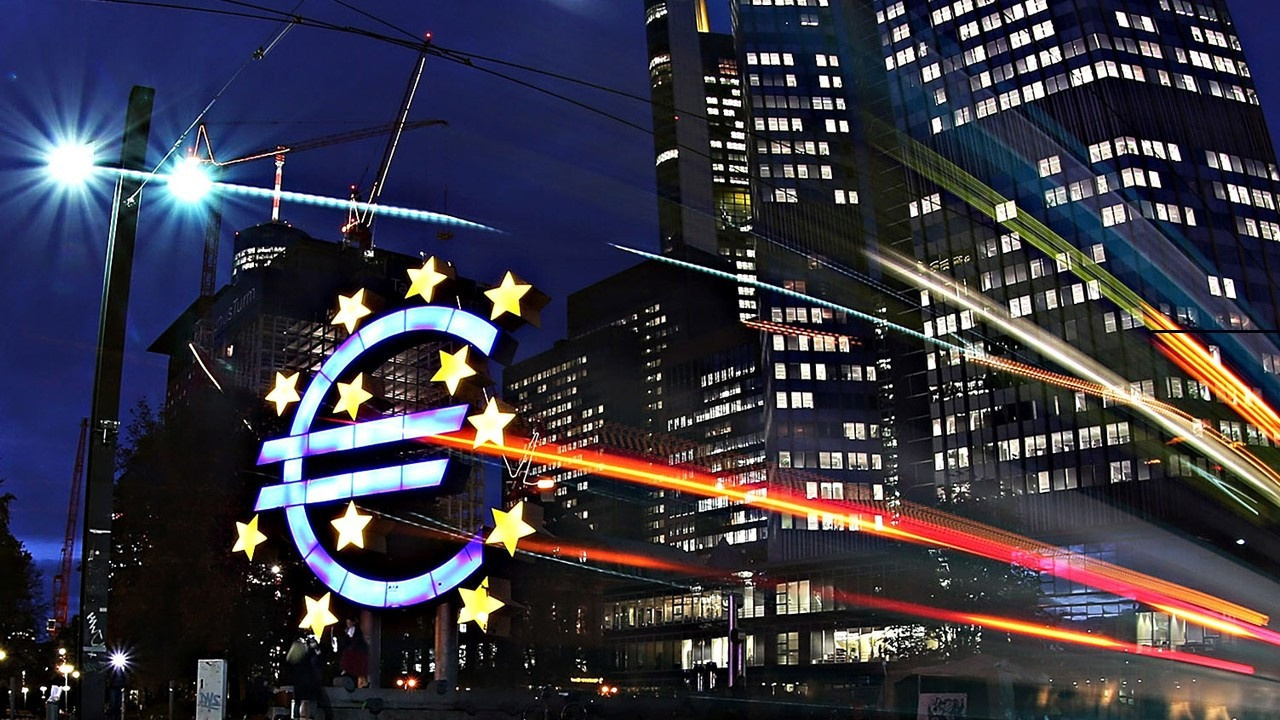 Euro Bölgesi'nin 2022'de daralmasını bekliyor