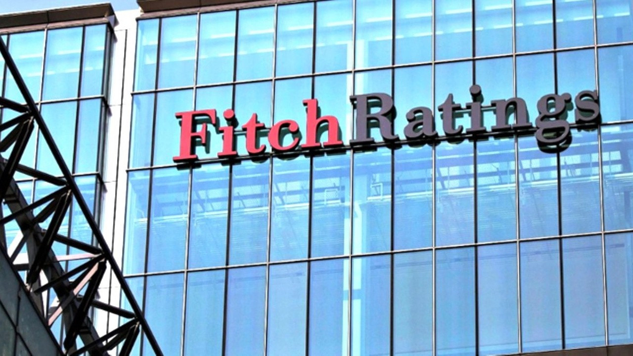 Fitch, İspanya'nın kredi notunu yineledi