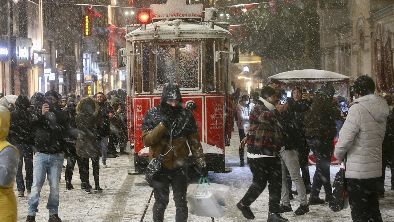 İstanbul'da kar esareti: Kamuya idari izin