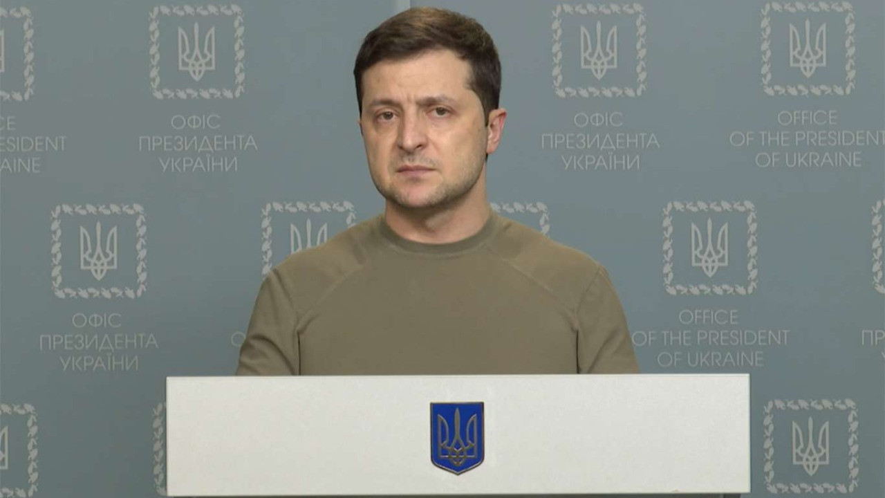 Zelenskiy: Kiev'deyim, kimseden korkmuyorum