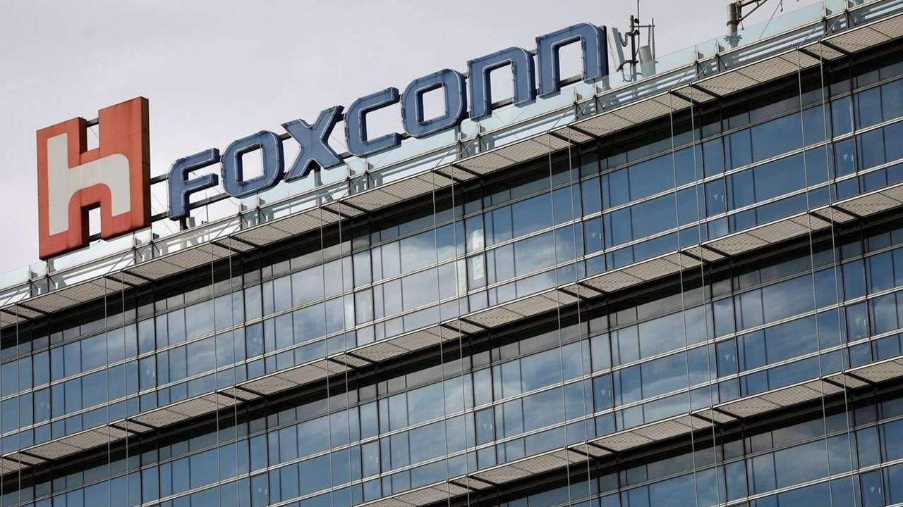 Foxconn üretimini durdurdu