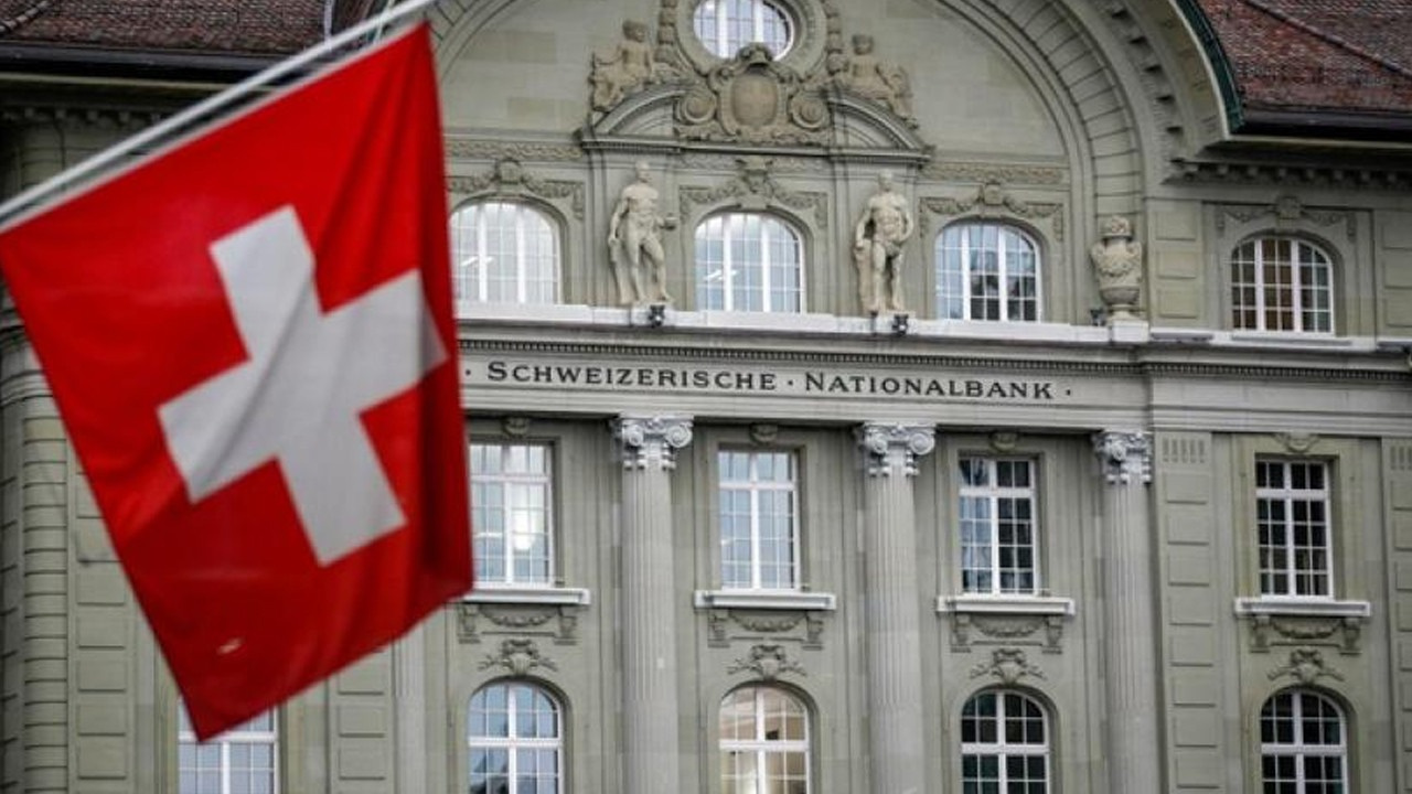 İsviçre Merkez Bankası faizi pozitife çekti