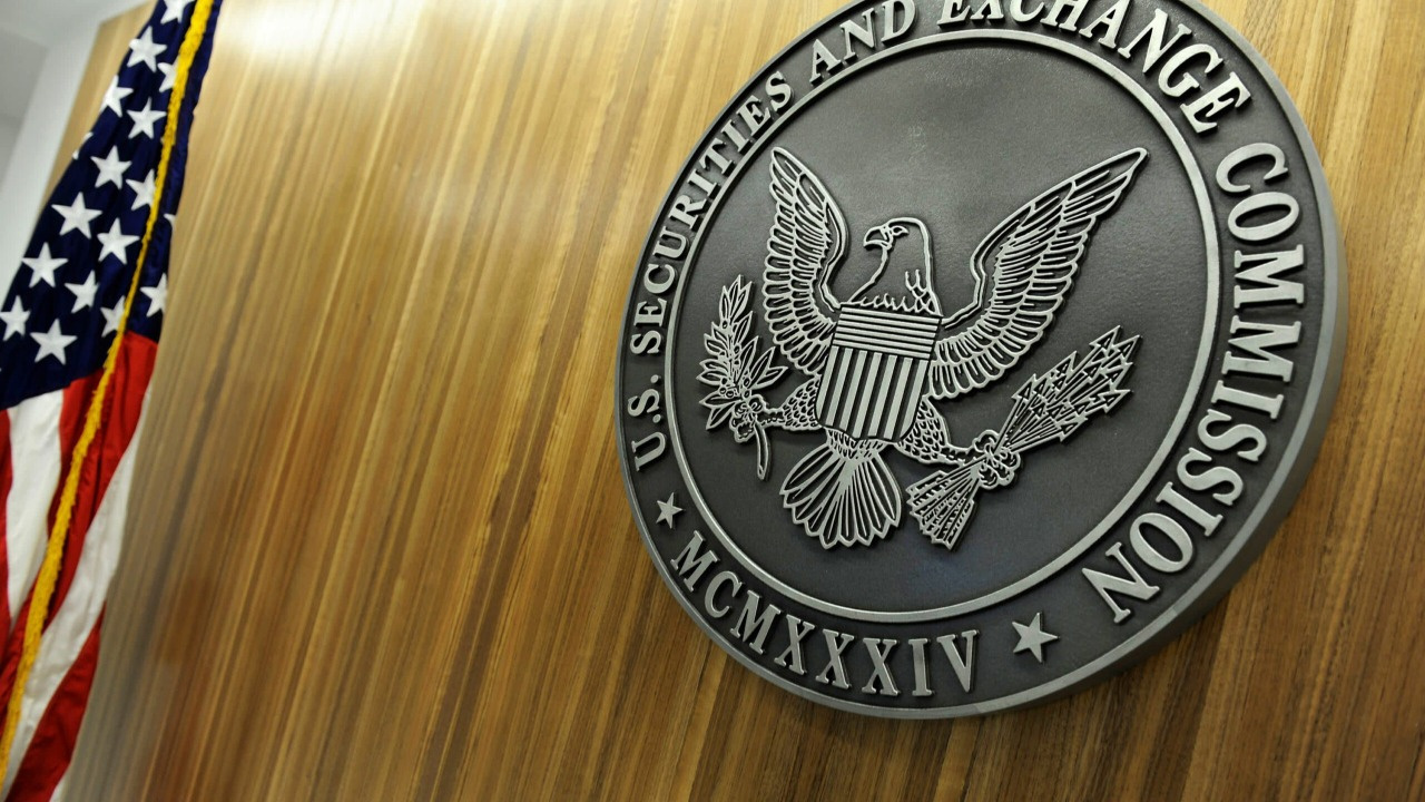 SEC'ten iki şirkete yapay zeka cezası