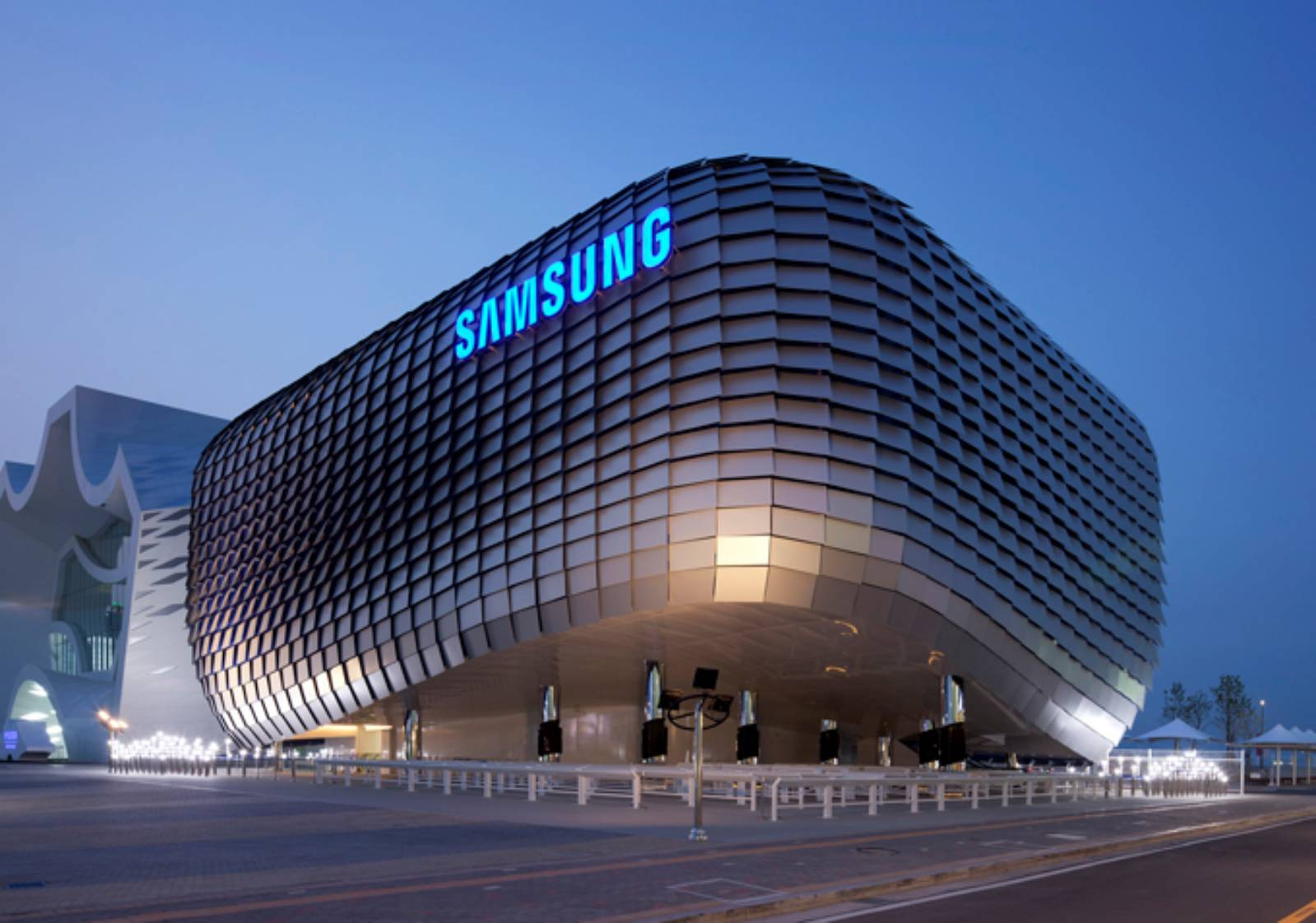 Samsung'un faaliyet kârında keskin düşüş