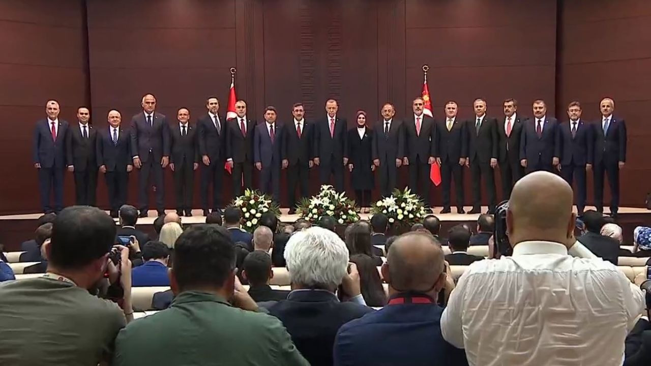 Cumhurbaşkanı Erdoğan Cumhurbaşkanlığı Kabinesini açıkladı