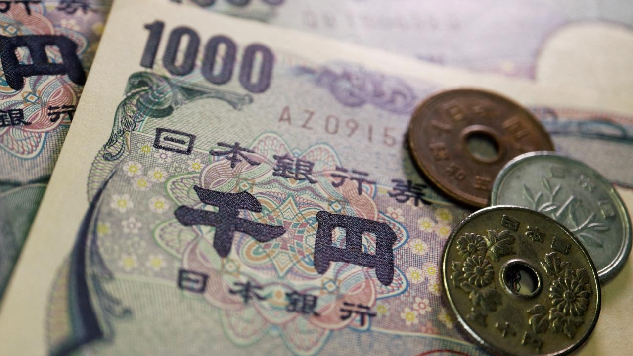 Yen, dolar karşısında 34 yılın en düşüğünde