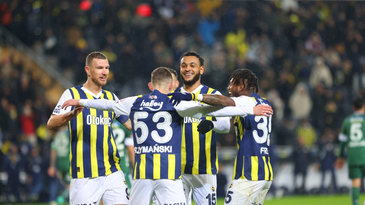 Fenerbahçe Kadıköy'de gol oldu yağdı
