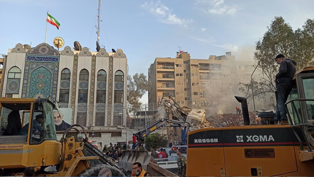 İsrail'den İran'ın konsolosluk binasına saldırdı!