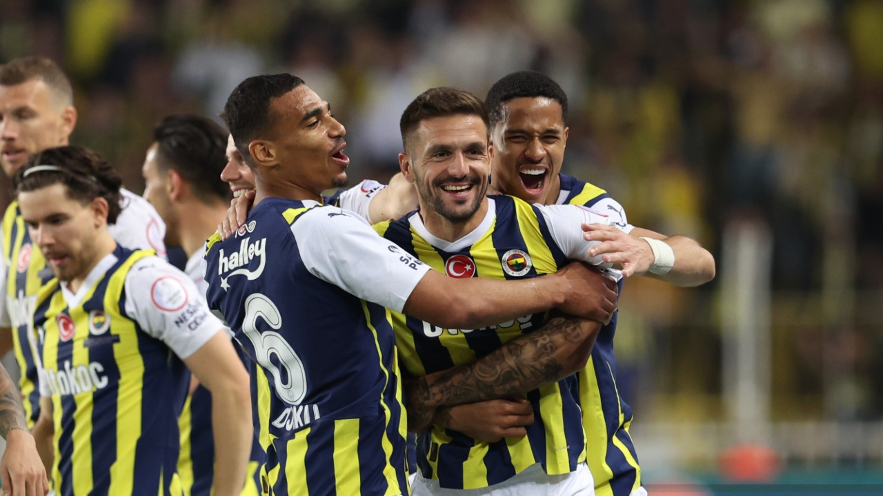 Fenerbahçe zirve takibini sürdürüyor