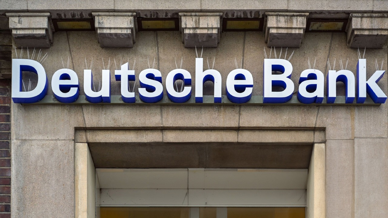 Deutsche Bank üçüncü çeyrekte kara geçti