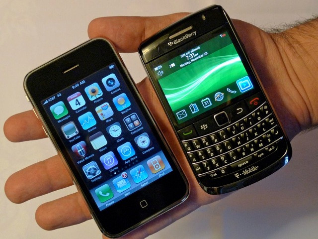 Kanada'da BlackBerry-iPhone savaşı