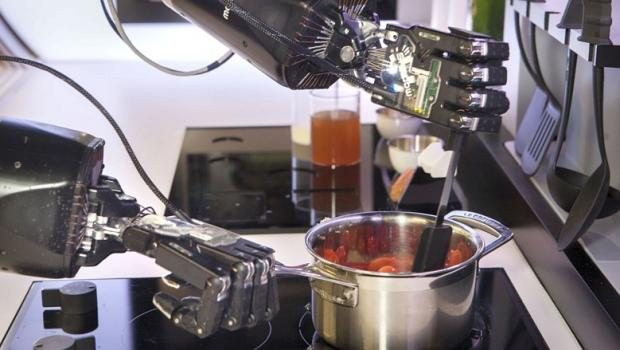 Robot aşçı sayesinde her öğün lüks bir restoranın menüsü evinizde olabilir